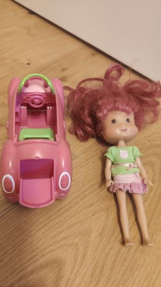 Coche y muñeca de Tarta de Fresa