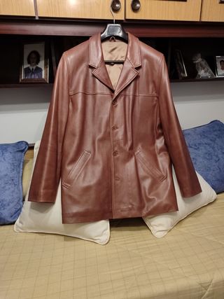 chaqueta de piel marrón