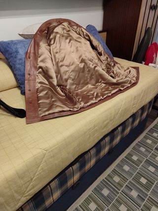 chaqueta de piel marrón