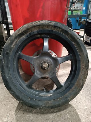 Ruedas / Llantas yamaha aerox
