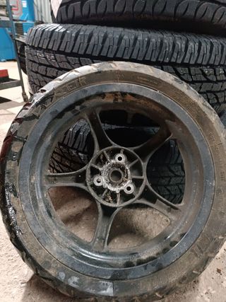 Ruedas / Llantas yamaha aerox