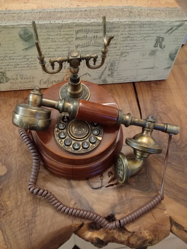 Teléfono vintage retro