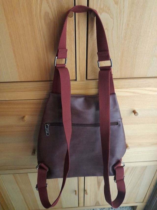 MOCHILA ANTIRROBO GRANATE