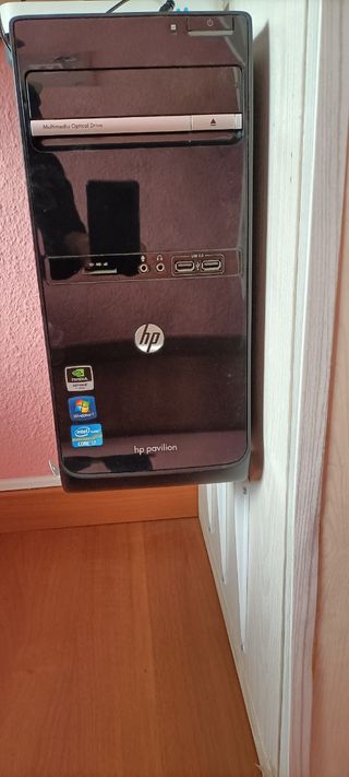 Ordenador sobremesa+monitor+teclado