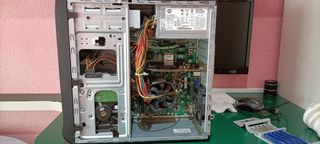 Ordenador sobremesa+monitor+teclado