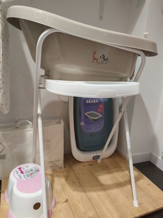 Bañera bebe beige y soporte