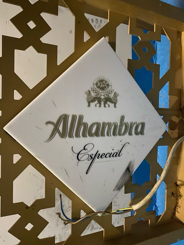 CARTEL LUMINOSO CERVEZA ALHAMBRA