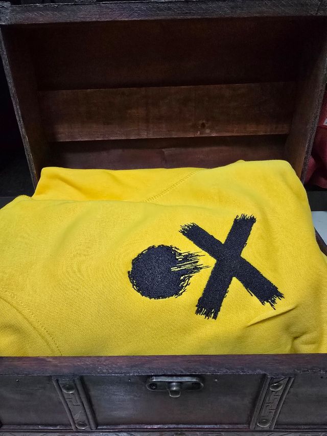 Cofre y Sudadera de Skull and Bones