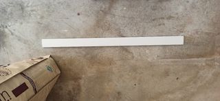 Encimera lavabo blanca de Silestone sin usar.