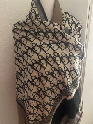 Bufanda grande  Dior