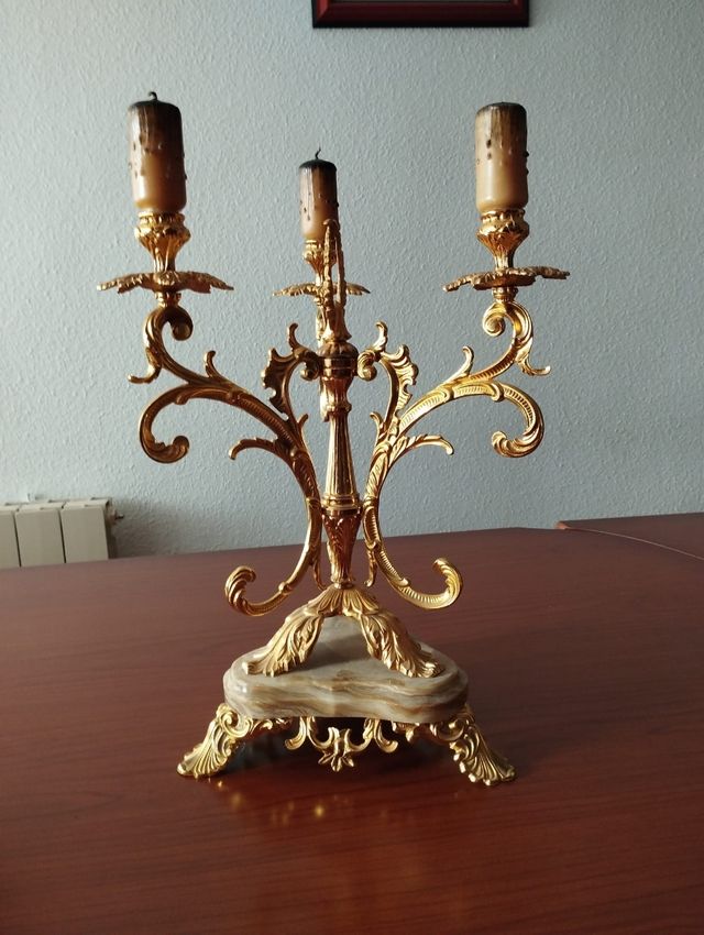 TRÍO de Reloj de Cuerda y Bronce y Candelabros