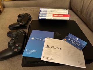 PS4, 2 Mandos originales y 5 juegos 