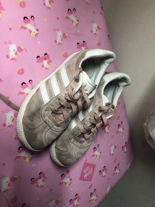 Zapatillas Adidas Gazelle color rosa T32