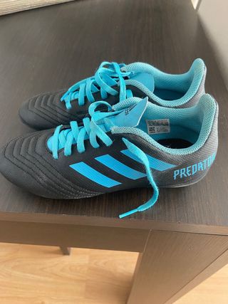 Botas de fútbol infantil