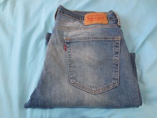 Levis