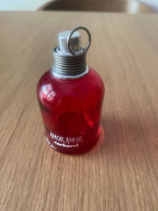 Bottiglie di profumo vuote