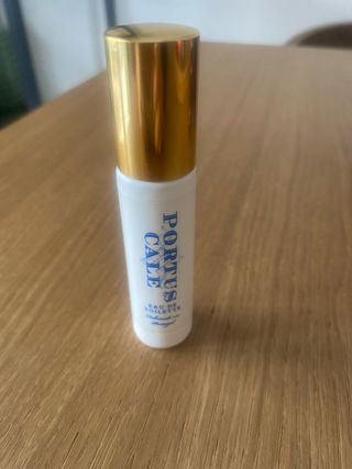 Bottiglie di profumo vuote