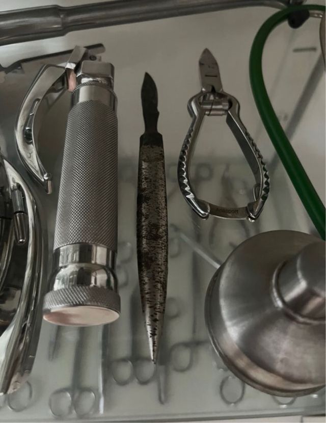 Vitrina medica totalmente restaurada