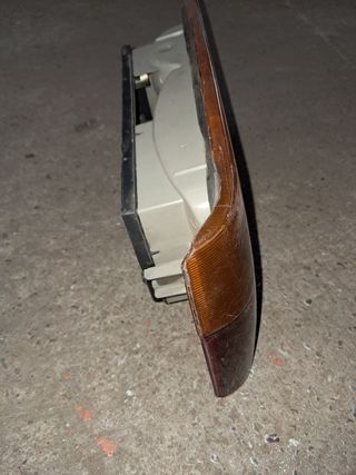 Piloto trasero izquierdo R9