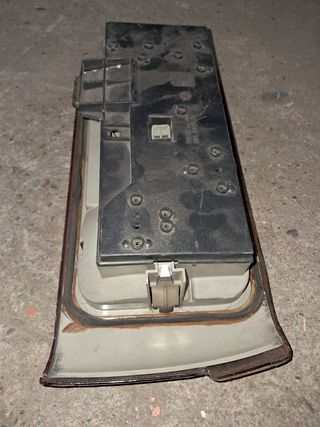 Piloto trasero izquierdo R9