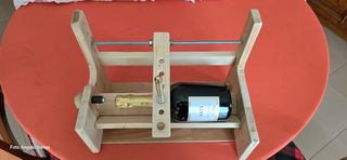 Taglia bottiglie legno abete artigianale