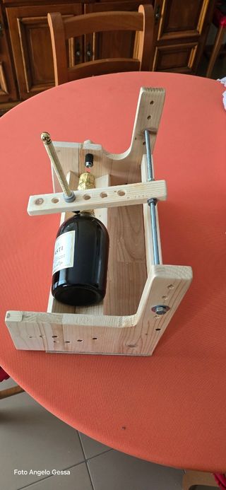 Taglia bottiglie legno abete artigianale