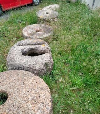 RUEDAS DE PIEDRA DE MOLINOS
