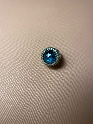 Charm plata y cristal azul y circonitas pandora 
