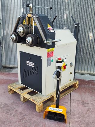 Curvadora de perfiles