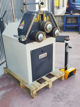 Curvadora de perfiles