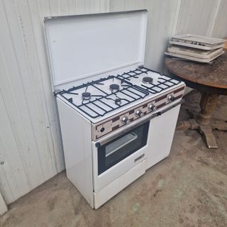 Cocina de gas con horno
