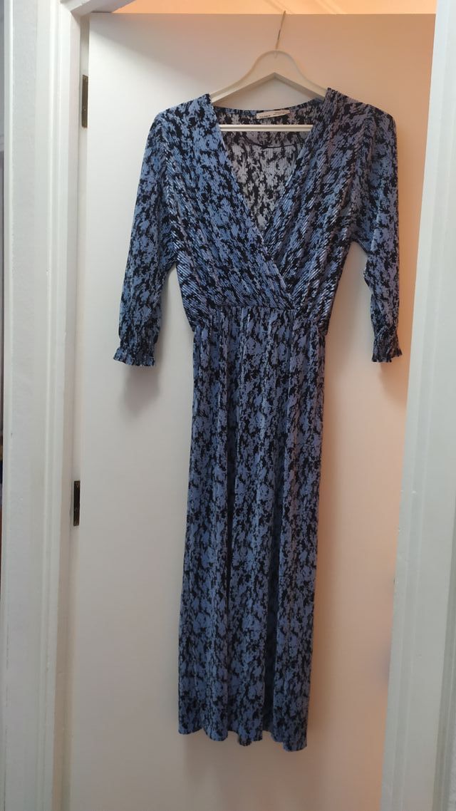 Vestido PULL&BEAR azul y negro
