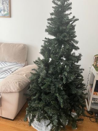 Arbol nuevo con caja + 300 luces + pack bolas