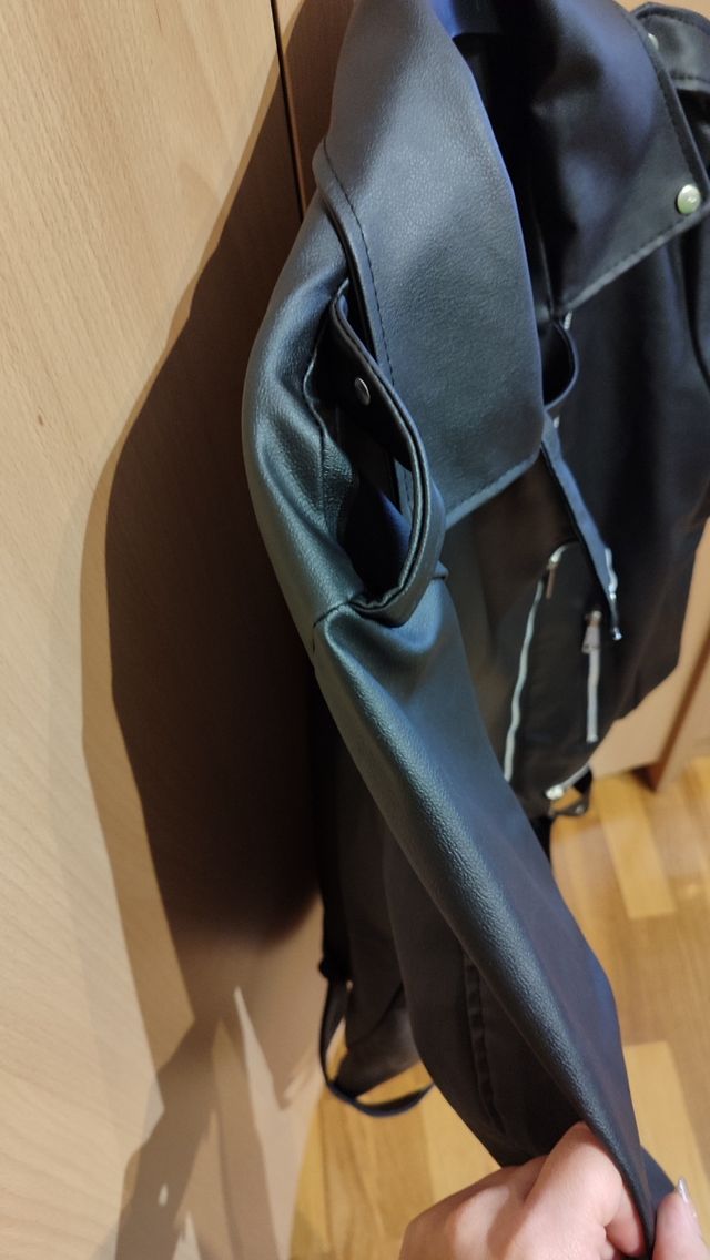 Chaqueta de cuero negra