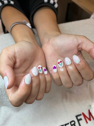 Manicura y pedicura semipermanente