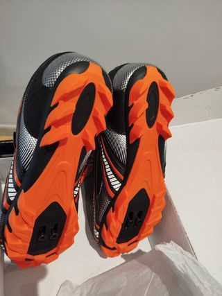 Zapatillas de ciclismo.