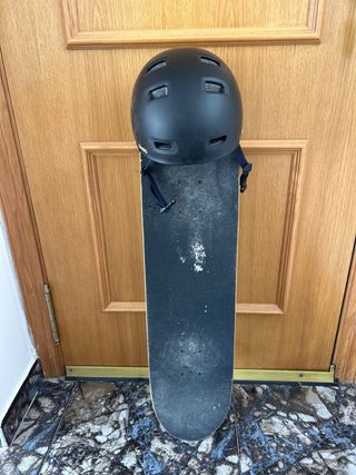 Tabla Skate y casco niñ oxelo