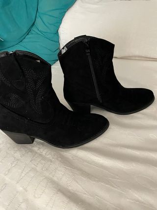 Botin ante bordado