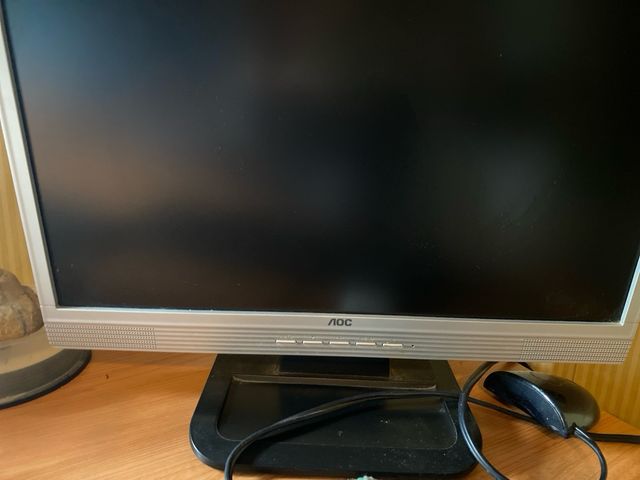 Monitor y teclado