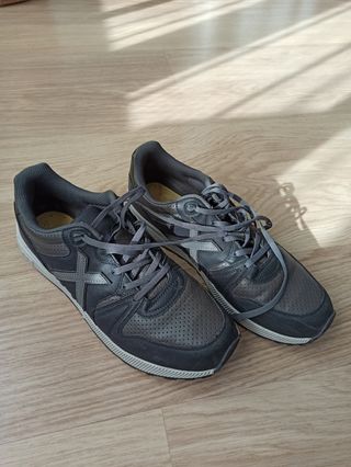 Zapatillas de caballero t-45. 