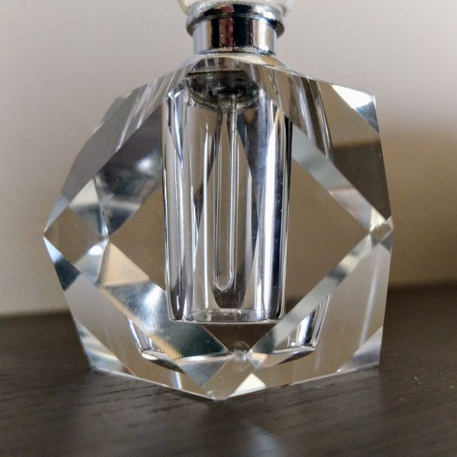 Bottiglia vintage per profumo in vetro