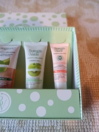 Bottega Verde-Kit di bellezza da viaggio