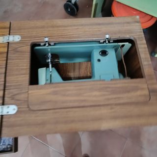 Máquina de coser Antigua - Alfa
