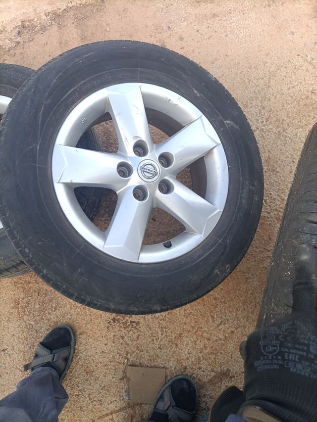 llantas Qashqai 16 con neumáticos 