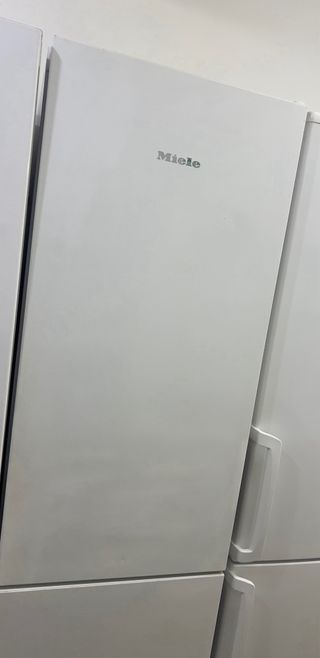 NEVERA MIELE