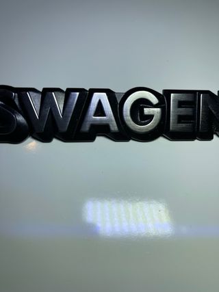 Emblema origenal volkswagen nuevo Ref 321853685C