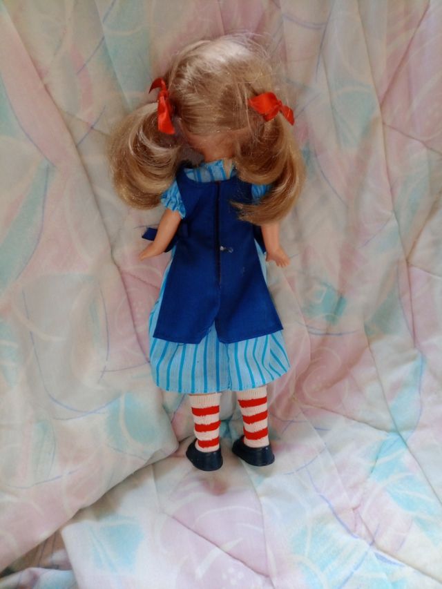 Antigua muñeca Lesly