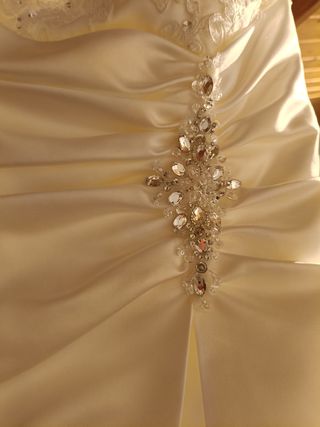 Vestido novia con torera y regalo pinza cabello