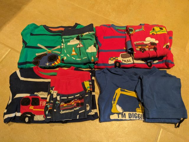 Lote 4 Pijamas invierno (3 - 4 años) 