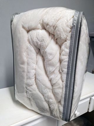 Edredom de inverno com pelo, e relevo 